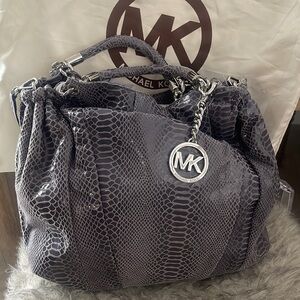 🐍 NWT Michael Kors leather snakeskin pattern grey Erin large shoulder tote